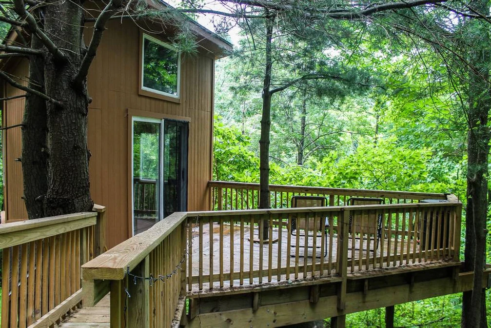 Shenandoah Treehouse & Mountain Lodge