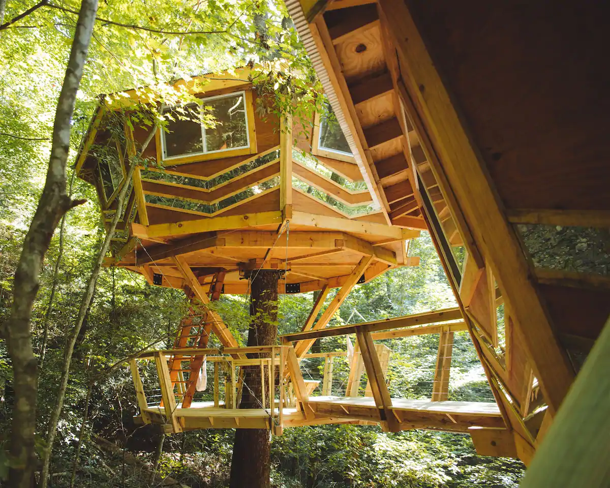 The Looking Glass Treehouse Cabin Kentucky