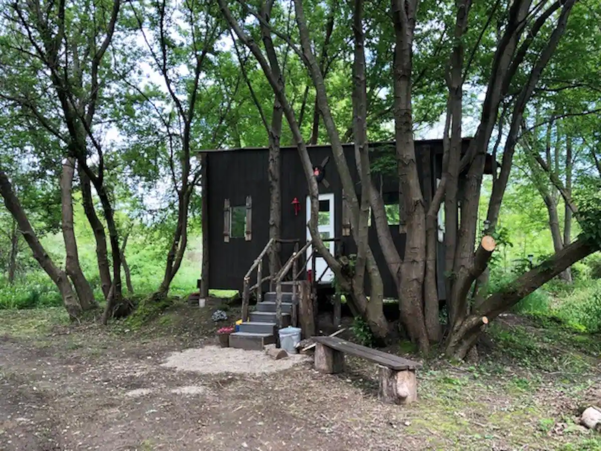 Treefort Cabin Retreat near Lake Michigan Beaches
