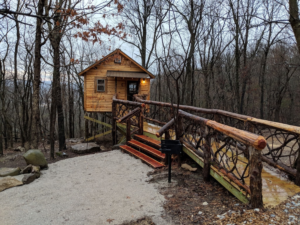 treehouse cabins arkansas