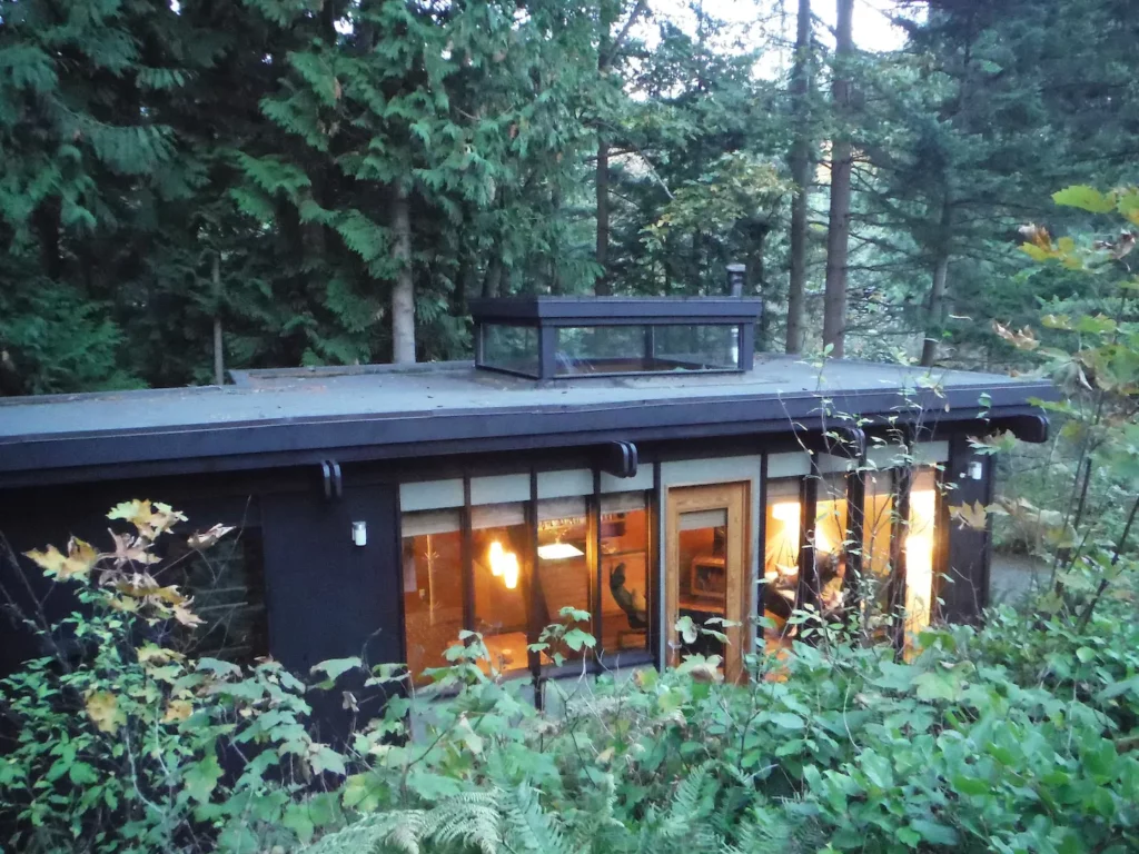Chuckanut Forest Studio - Romantic Cabins in Washington with Hot Tub