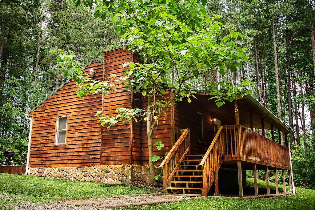 New River Gorge Cabin with Hot Tub and Fireplace