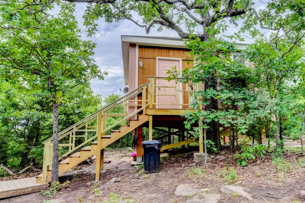 Birds Eye Lakeview Cabin Treehouse