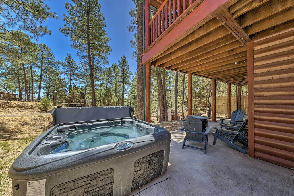 Changes in Altitude Romantic Getaway with Hot Tub