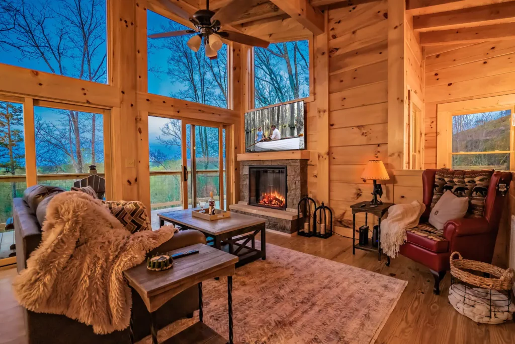 Fancy Life Cabin Nestled on Top of the Smoky Mountains - Romantic Cabins in Gatlinburg