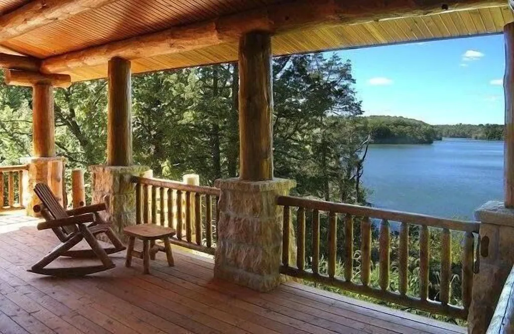 Galena's Premier Lake View Cottage