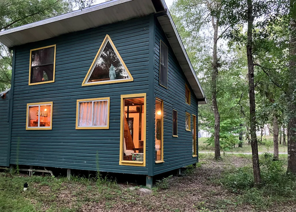 Ginnie Springs Zen Romantic Cabin +10 Acres Woods