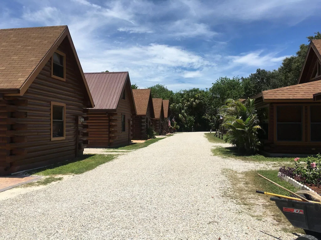 Romantic Log Cabin at Lake Okeechobee