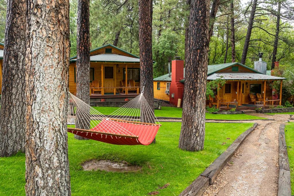 Ruidoso Lodge Log Cabin