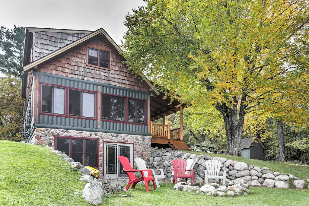 Lakefront Mercer - Best Cabins in Wisconsin