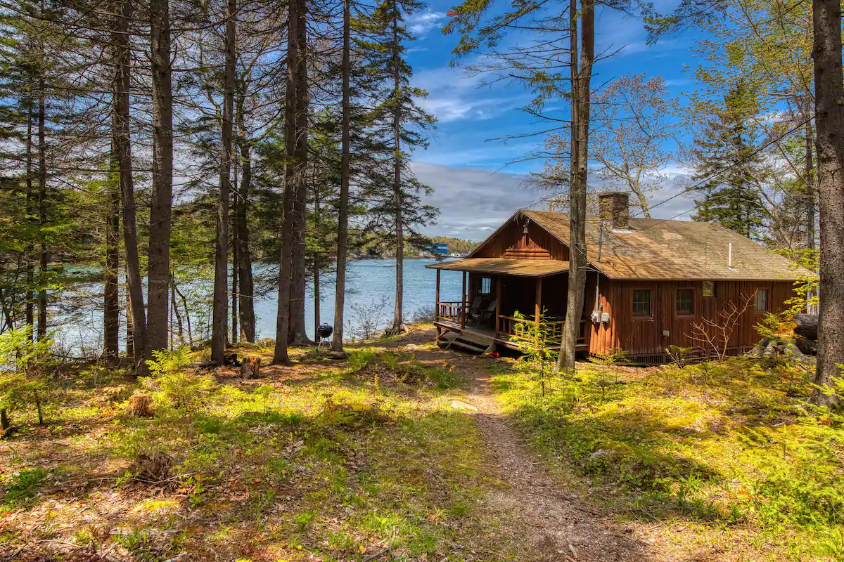 Waterfront cabin with ocean view