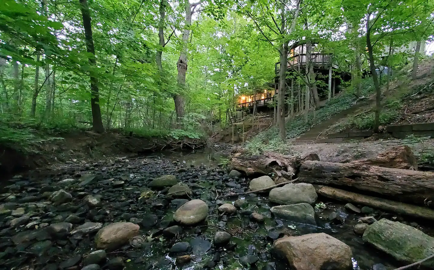 Wisconsin Treehouse Cabin Getaway