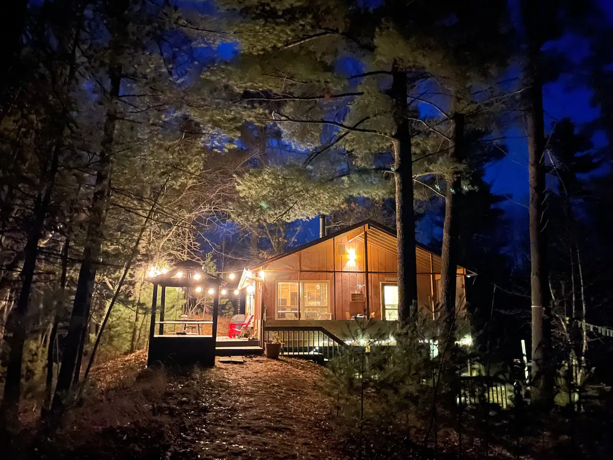 Wood River Retreat: Private Cabin Above the River